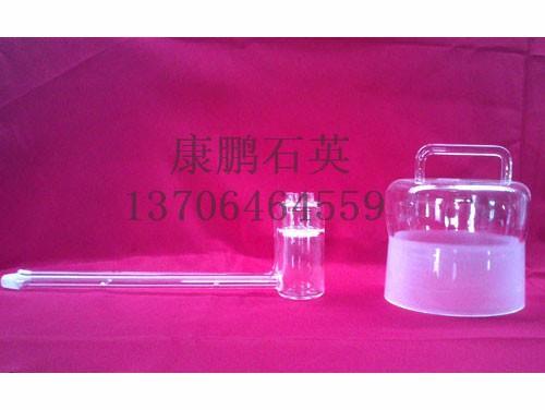 Quartz crucible